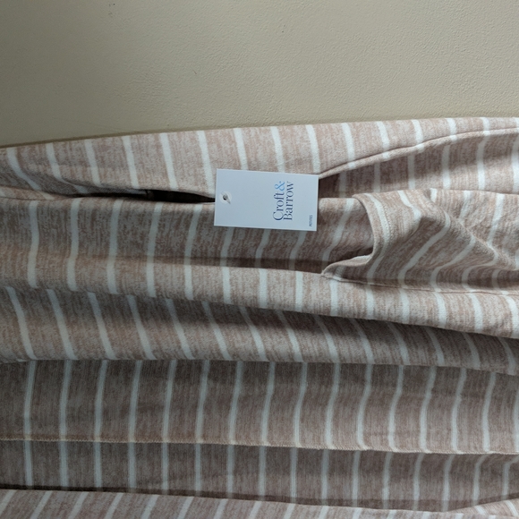 C&B Cardigan - Picture 4 of 7